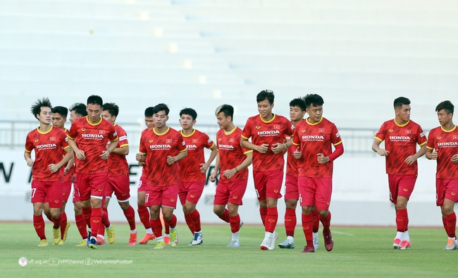 Tin nóng AFF Cup ngày 8/12: 4 mệnh giá vé xem tuyển Việt Nam đá AFF Cup 2022 - Ảnh 3.