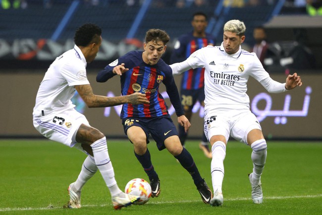 VIDEO bàn thắng trận Real Madrid 1-3 Barcelona: Trận đấu của Gavi - Ảnh 4.