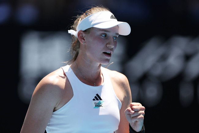 Australian Open 2023: Elena Rybakina hạ gục hạt giống số 1 Iga Swiatek tại vòng 4 - Ảnh 2.