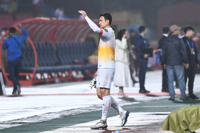 Văn Lâm thất vọng sau trận thua đậm nhất sự nghiệp tại V.League - Ảnh 5.