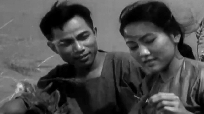70 năm Điện ảnh cách mạng Việt Nam - Xem phim 'Chung một dòng sông': 'Cái thuở ban đầu lưu luyến ấy' - Ảnh 1.
