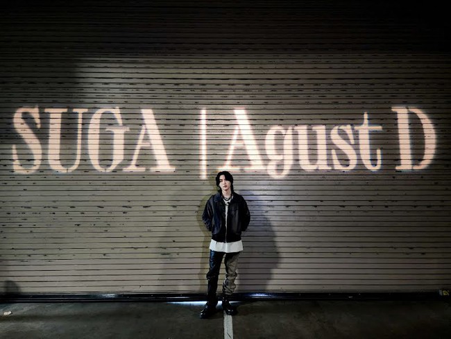 Đang lập kỷ lục với tour diễn solo, Suga BTS lại tiết lộ kế hoạch nghỉ hưu trong tương lai - Ảnh 2.