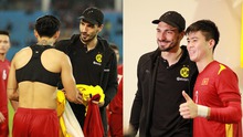 Văn Hậu 'đu idol' thành công sau trận giao hữu với Dortmund