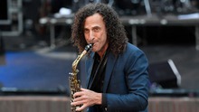 Nghệ sĩ saxophone từng đoạt giải Grammy Kenny G từ chối tiếp tục chi trả các khoản hỗ trợ cho vợ cũ