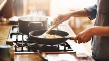 6 thói quen nấu ăn rước hoạ ung thư gần như gia đình nào cũng phạm phải: Từ bỏ ngay! 