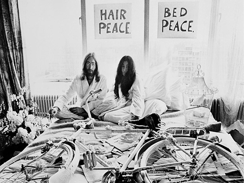 Yoko Ono: Nghĩ đến hòa bình thì không thể giết ai