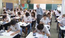 Australia: Cậu bé 15 tuổi kiện nhà nước vì bị mù chữ