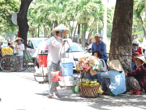 Điều chỉnh chuẩn nghèo theo lạm phát