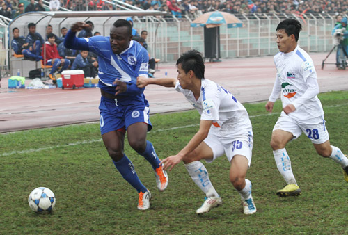 "Chơi ngông", V.Ninh Bình tính chiêu mộ cả Huỳnh Kesley và Timothy
