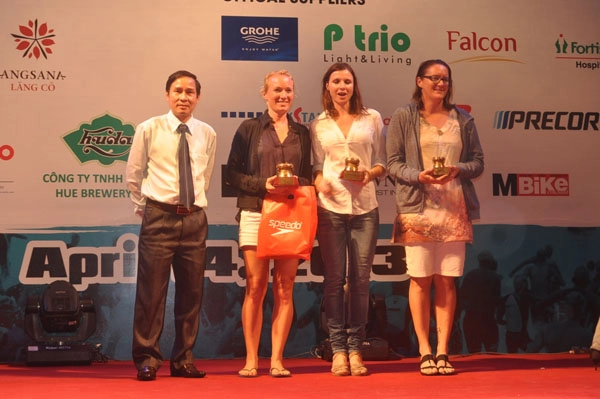 Hấp dẫn với ba môn phối hợp quốc tế Triathlon Việt Nam 2013