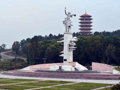 Khởi công xây dựng vườn hoa và Đài tưởng niệm nhân dân hy sinh tại Ngã ba Đồng Lộc