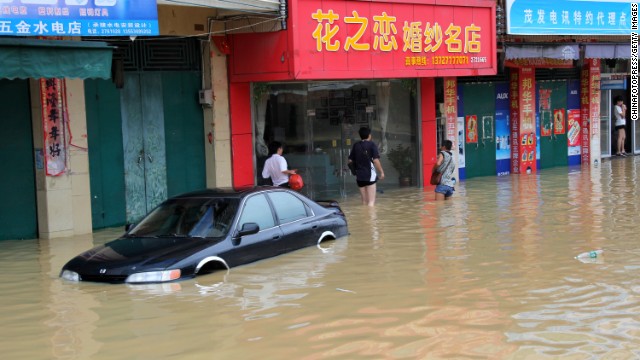Lũ lụt hoành hành ở Trung Quốc khiến hơn 107 người thiệt mạng