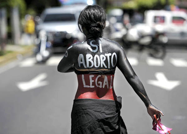 El Salvador: Nơi sảy thai ngang hàng với tội giết người
