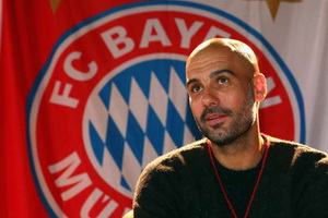 Pep Guardiola đang giúp Bayern Munich dẫn đầu Bundesliga. 