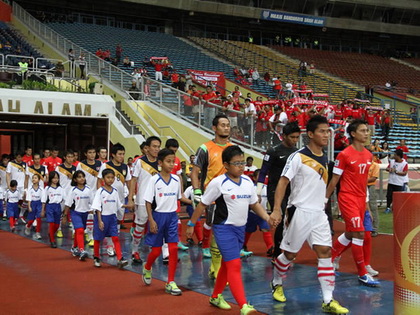 Thắng Lào 2-0, tuyển Singapore tự tin bảo vệ chức vô địch