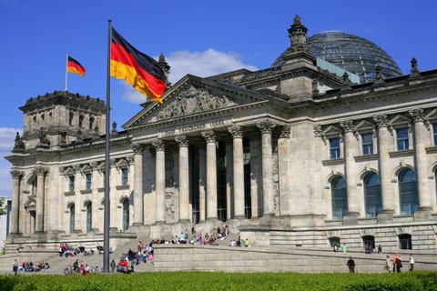Tòa nhà văn phòng quốc hội Đức bị tấn công bằng bom xăng