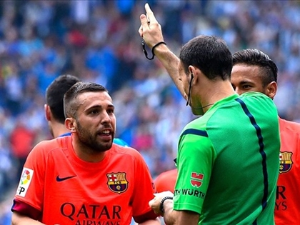 Trọng tài xin lỗi cầu thủ Espanyol vì bàn thắng không hợp lệ của Messi