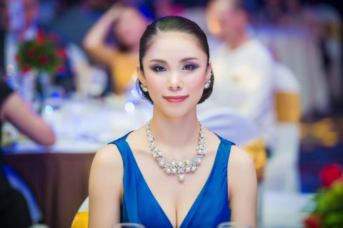 Hoa hậu Hoàn vũ Thế giới 2007 Riyo Mori lặng lẽ tới Hà Nội