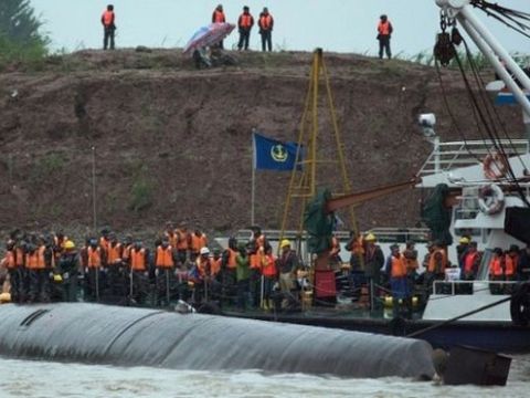 Trung Quốc bí lời giải cho thảm họa chìm tàu trên sông Dương Tử