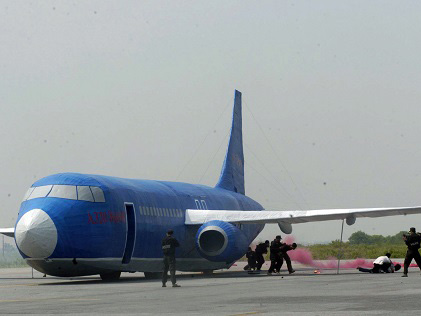 Sét đánh sân bay Cát Bi, máy bay phải chuyển sang hạ cánh ở Nội Bài