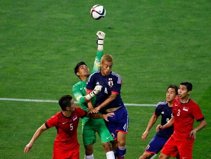 Thủ môn Singapore thực hiện 18 pha cứu thua, giữ sạch lưới trước Nhật Bản