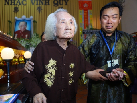 Nhạc sư Nguyễn Vĩnh Bảo: Trước khi mất, GS Trần Văn Khê muốn nghe một tiếng đờn của bạn tri âm