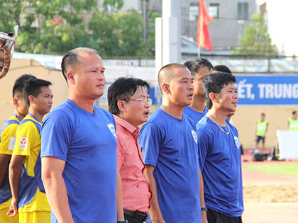 HLV Hoàng Thanh Tùng: 'Còn sớm để Thanh Hóa nói về chức vô địch'
