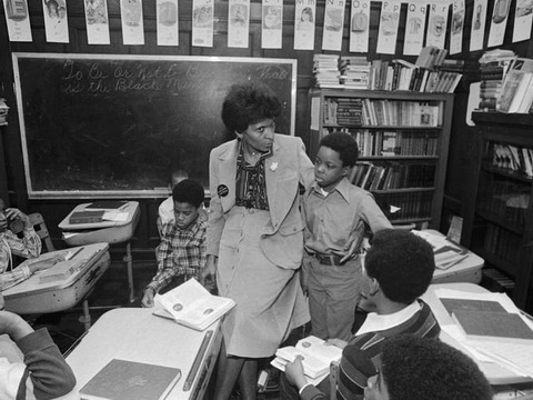 'Bà giáo trường tư' Marva Collins đã thay đổi nền giáo dục Mỹ như thế nào?