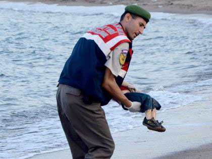 Bức ảnh em bé Syria Aylan Kurdi và những hình ảnh làm 'thay đổi' thế giới