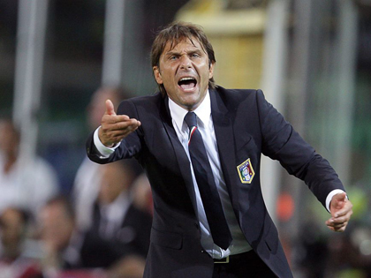 Conte: ‘Pirlo vẫn đáng được tôn trọng dù phải ngồi dự bị’