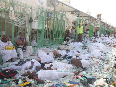 Vụ giẫm đạp ở Thánh địa Mecca: Xót xa hàng trăm thi thể chưa xác định được quốc tịch 