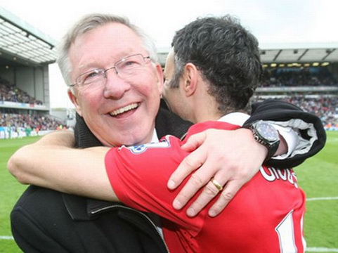 Alex Ferguson: 'Nếu Giggs treo giầy sớm, cậu ấy đã thay tôi dẫn dắt Man United'