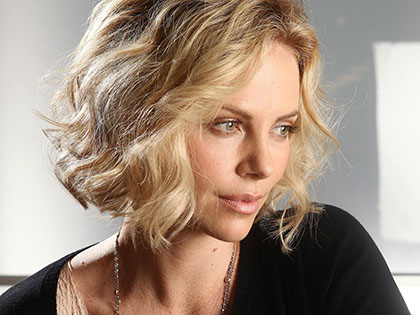 Charlize Theron 'tiếp quản' vai chính của Brad Pitt trong ‘The Gray Man’