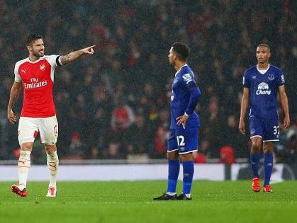 Arsenal 2-1 Everton: Giroud và Koscielny lập công. 'Pháo thủ' tạm giữ ngôi đầu bảng