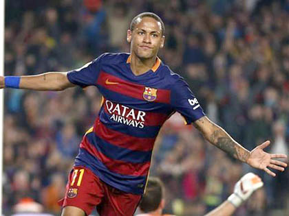 Roberto Carlos: 'Neymar hay hơn cả Messi và Ronaldo'