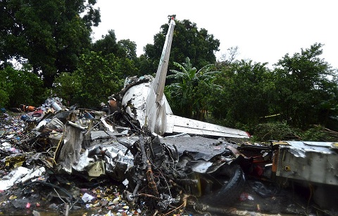 CHÙM ẢNH: Hiện trường vụ rơi máy bay Nga thảm khốc ở Nam Sudan