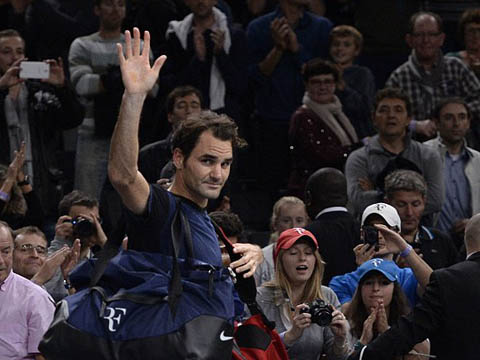 Isner giành 27 cú aces, đánh bay Roger Federer khỏi Paris Masters