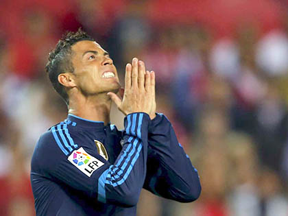 Vấn đề của Real Madrid: Benitez đang khiến Ronaldo cùn đi