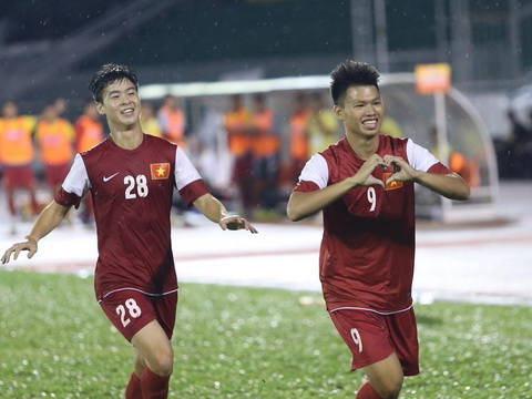 Sau 1 năm, bóng đá Việt Nam đã thắng Thái Lan
