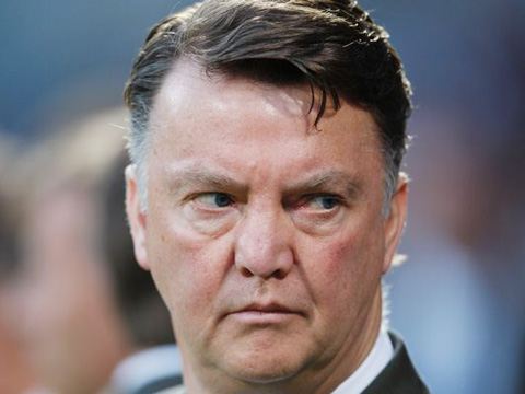 THĂM DÒ: Theo bạn, đã đến lúc Man United sa thải Louis Van Gaal chưa?