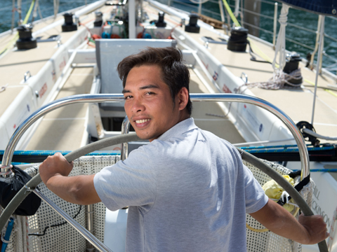 Chàng trai Đà Nẵng lần đầu tham dự cuộc đua thuyền buồm vòng quanh thế giới