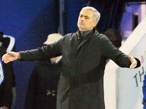 Chính Mourinho đã phản bội các cầu thủ Chelsea