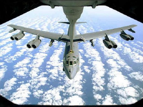 Mỹ tức tốc điều B-52 'có thể mang tên lửa hạt nhân' tới bán đảo Triều Tiên