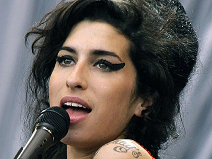 Amy Winehouse được đề cử Nữ ca sĩ xuất sắc nhất 4 năm sau khi mất