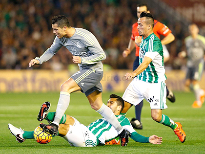 Real Madrid bị Betis cầm chân: Muốn thắng Real, hãy dùng tốc độ