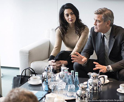 Thủ tướng Đức Angela Merkel hội đàm với vợ chồng George Clooney về người tị nạn