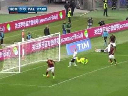 KHÔNG TIN NỔI: Dzeko bỏ lỡ cơ hội không thể 'ngon hơn' khi Roma thắng 5-0 Palermo