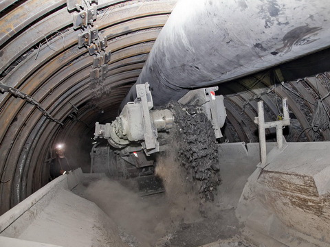 Cháy nổ mỏ than ở Nga, 26 người đang mắc kẹt ở độ sâu 780m