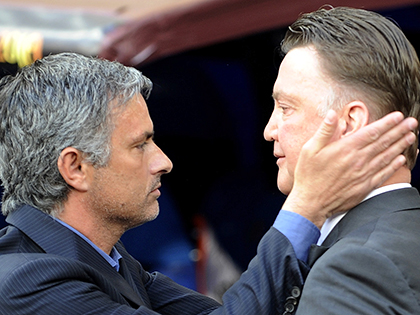 Man United: 'Hứng tình' với Van Gaal hay Mourinho?