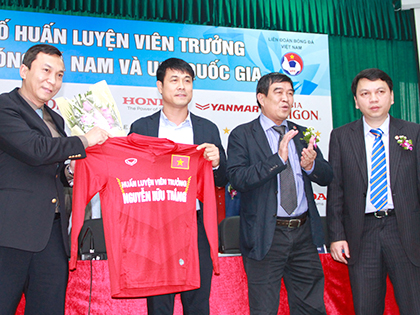 Tân HLV trưởng đội tuyển Việt Nam Nguyễn Hữu Thắng: 'Tôi tự quyết, tự chịu trách nhiệm trước 90 triệu người'